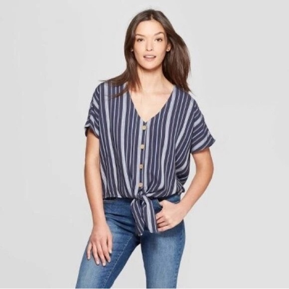 Universal Thread Tie Front Top Women’s Size XXL Blue Gray Striped Buttons V-Neck - Picture 7 of 7